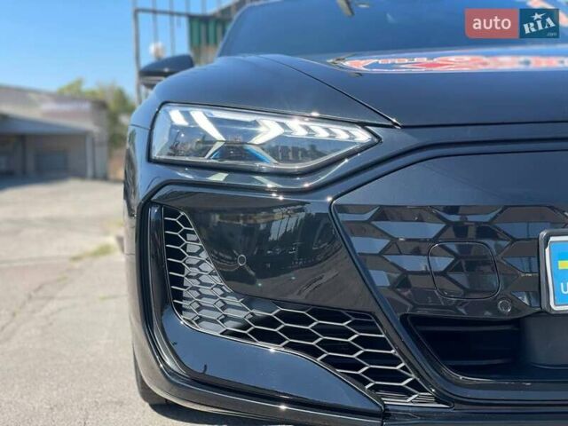 Черный Ауди RS e-tron GT, объемом двигателя 0 л и пробегом 40 тыс. км за 84999 $, фото 25 на Automoto.ua