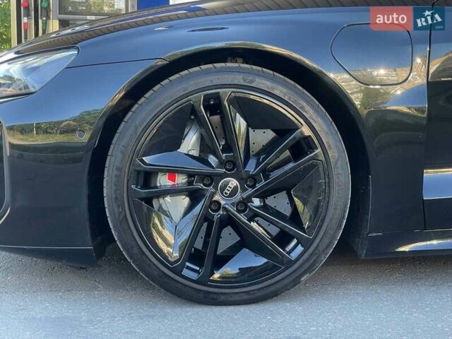 Черный Ауди RS e-tron GT, объемом двигателя 0 л и пробегом 40 тыс. км за 84999 $, фото 9 на Automoto.ua