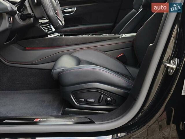 Чорний Ауді RS e-tron GT, об'ємом двигуна 0 л та пробігом 26 тис. км за 80999 $, фото 39 на Automoto.ua