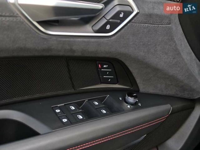 Чорний Ауді RS e-tron GT, об'ємом двигуна 0 л та пробігом 26 тис. км за 80999 $, фото 32 на Automoto.ua