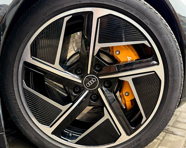 Чорний Ауді RS e-tron GT, об'ємом двигуна 0 л та пробігом 13 тис. км за 59800 $, фото 18 на Automoto.ua