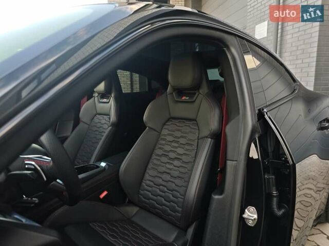 Чорний Ауді RS e-tron GT, об'ємом двигуна 0 л та пробігом 26 тис. км за 80999 $, фото 38 на Automoto.ua