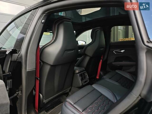 Чорний Ауді RS e-tron GT, об'ємом двигуна 0 л та пробігом 26 тис. км за 80999 $, фото 55 на Automoto.ua