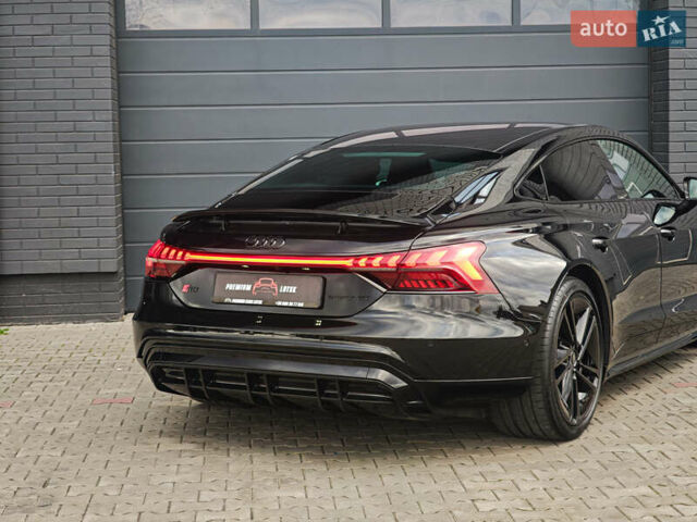 Чорний Ауді RS e-tron GT, об'ємом двигуна 0 л та пробігом 26 тис. км за 80999 $, фото 3 на Automoto.ua