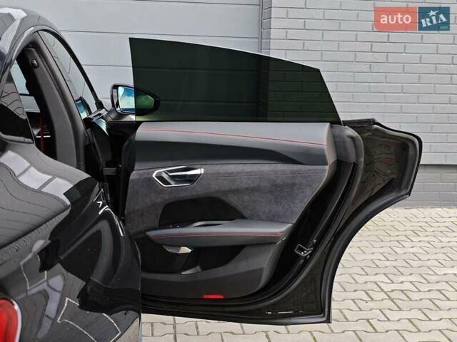 Чорний Ауді RS e-tron GT, об'ємом двигуна 0 л та пробігом 26 тис. км за 80999 $, фото 59 на Automoto.ua
