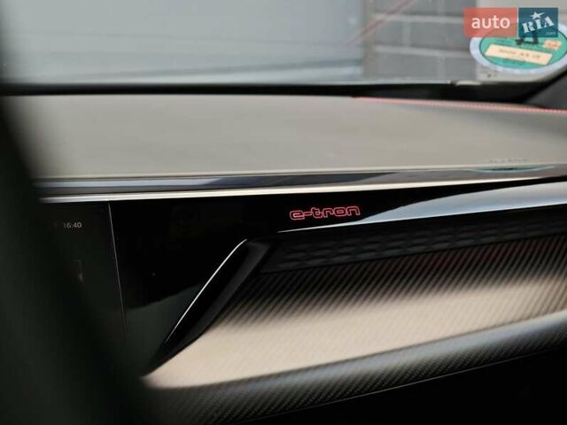 Чорний Ауді RS e-tron GT, об'ємом двигуна 0 л та пробігом 26 тис. км за 80999 $, фото 66 на Automoto.ua