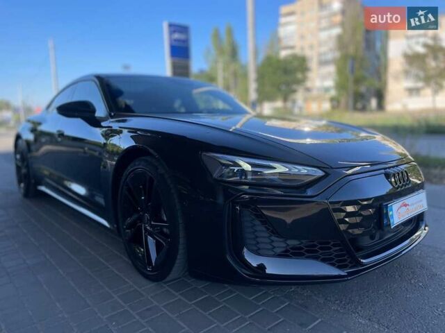 Черный Ауди RS e-tron GT, объемом двигателя 0 л и пробегом 40 тыс. км за 84999 $, фото 1 на Automoto.ua