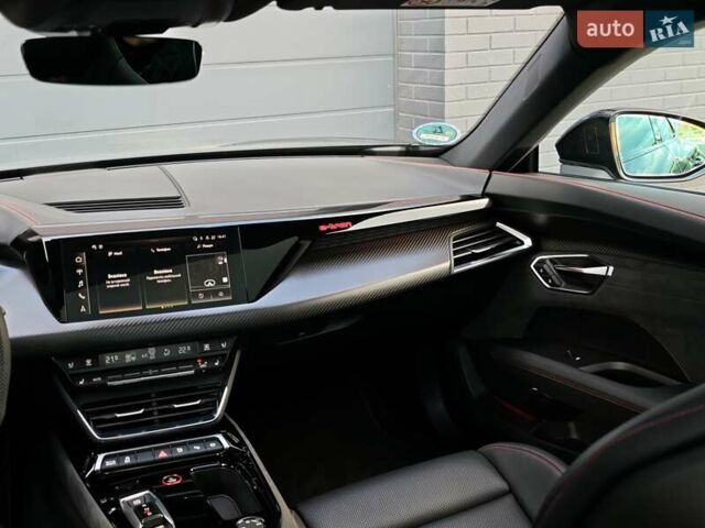 Чорний Ауді RS e-tron GT, об'ємом двигуна 0 л та пробігом 26 тис. км за 80999 $, фото 64 на Automoto.ua