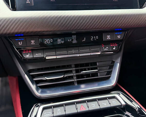 Чорний Ауді RS e-tron GT, об'ємом двигуна 0 л та пробігом 13 тис. км за 59800 $, фото 12 на Automoto.ua