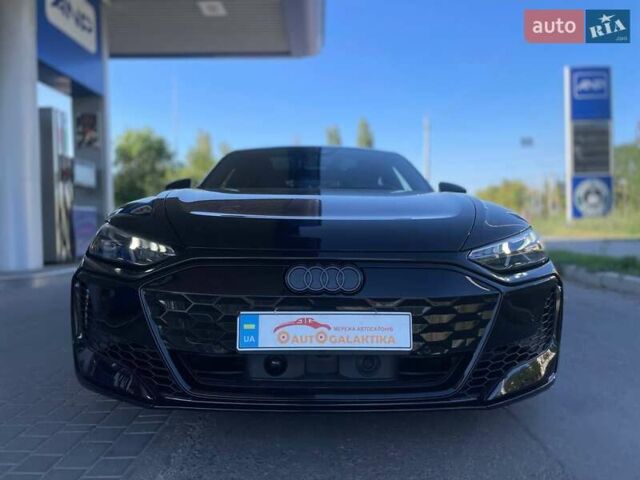 Черный Ауди RS e-tron GT, объемом двигателя 0 л и пробегом 40 тыс. км за 84999 $, фото 2 на Automoto.ua