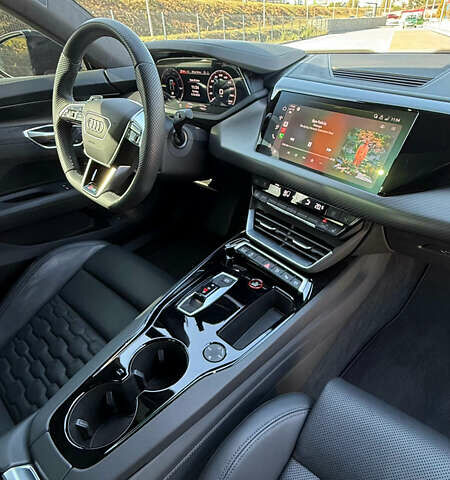Черный Ауди RS e-tron GT, объемом двигателя 0 л и пробегом 2 тыс. км за 107000 $, фото 21 на Automoto.ua
