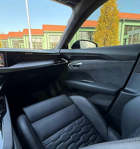 Черный Ауди RS e-tron GT, объемом двигателя 0 л и пробегом 2 тыс. км за 107000 $, фото 19 на Automoto.ua