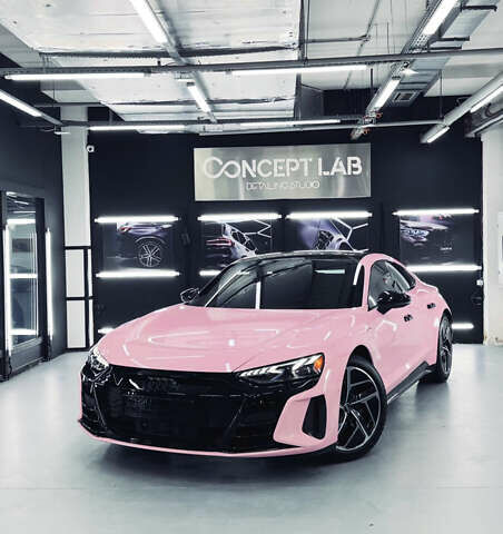 Фиолетовый Ауди RS e-tron GT, объемом двигателя 0 л и пробегом 27 тыс. км за 99999 $, фото 1 на Automoto.ua