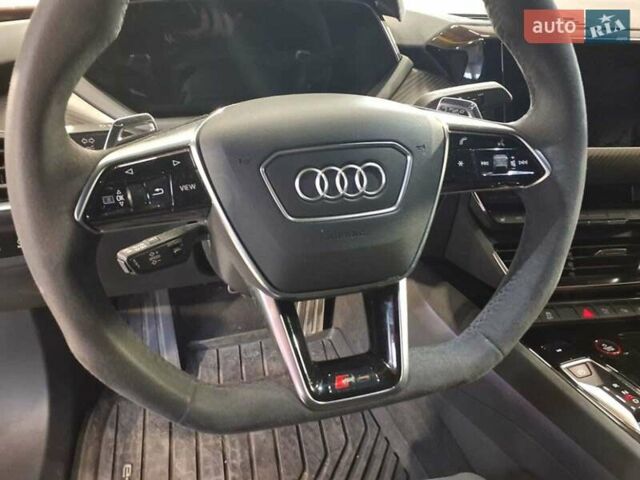 Красный Ауди RS e-tron GT, объемом двигателя 0 л и пробегом 45 тыс. км за 66500 $, фото 13 на Automoto.ua