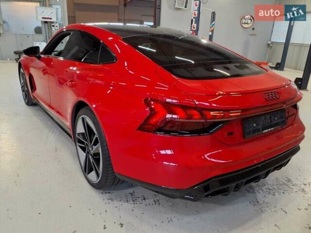 Красный Ауди RS e-tron GT, объемом двигателя 0 л и пробегом 45 тыс. км за 66500 $, фото 12 на Automoto.ua
