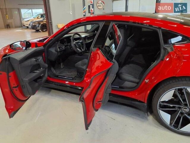 Красный Ауди RS e-tron GT, объемом двигателя 0 л и пробегом 45 тыс. км за 66500 $, фото 23 на Automoto.ua
