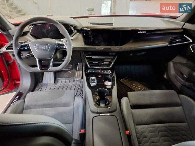 Красный Ауди RS e-tron GT, объемом двигателя 0 л и пробегом 45 тыс. км за 66500 $, фото 29 на Automoto.ua