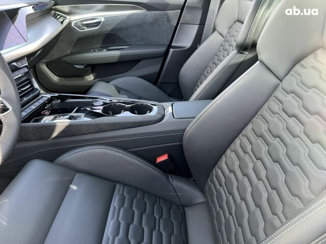 Ауди RS e-tron GT, объемом двигателя 0 л и пробегом 2 тыс. км за 116179 $, фото 25 на Automoto.ua