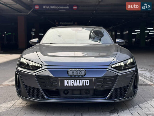 Серый Ауди RS e-tron GT, объемом двигателя 0 л и пробегом 21 тыс. км за 62000 $, фото 2 на Automoto.ua