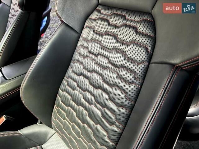 Серый Ауди RS e-tron GT, объемом двигателя 0 л и пробегом 48 тыс. км за 65500 $, фото 74 на Automoto.ua