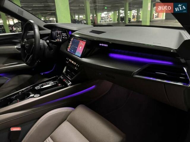 Серый Ауди RS e-tron GT, объемом двигателя 0 л и пробегом 51 тыс. км за 71000 $, фото 18 на Automoto.ua