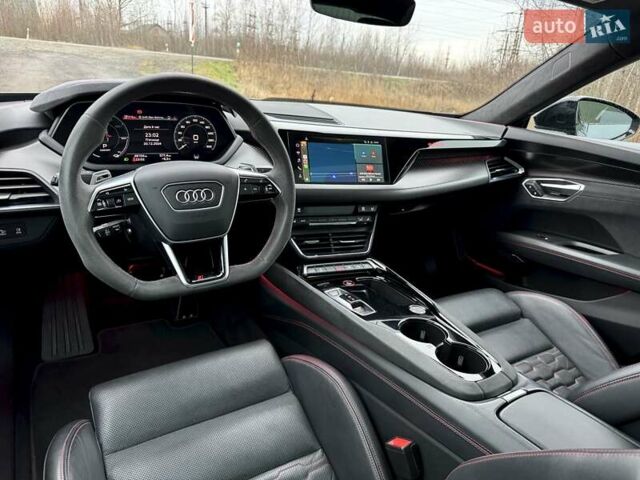 Серый Ауди RS e-tron GT, объемом двигателя 0 л и пробегом 48 тыс. км за 67700 $, фото 45 на Automoto.ua