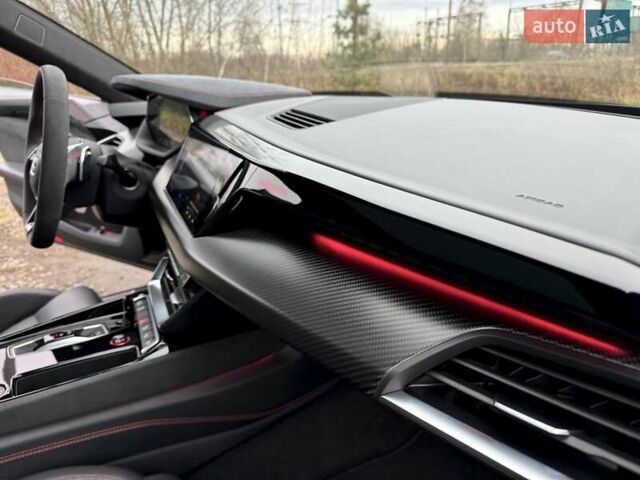 Серый Ауди RS e-tron GT, объемом двигателя 0 л и пробегом 48 тыс. км за 65500 $, фото 38 на Automoto.ua