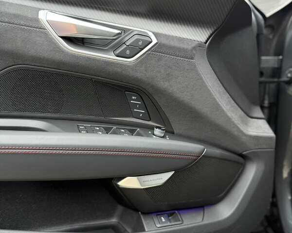 Ауді RS e-tron GT 2021 у Коломые на Automoto.ua Сірий Ауді RS e-tron GT, об'ємом двигуна 0 л та пробігом 58 тис. км за 58000 $, фото 22 на Automoto.ua