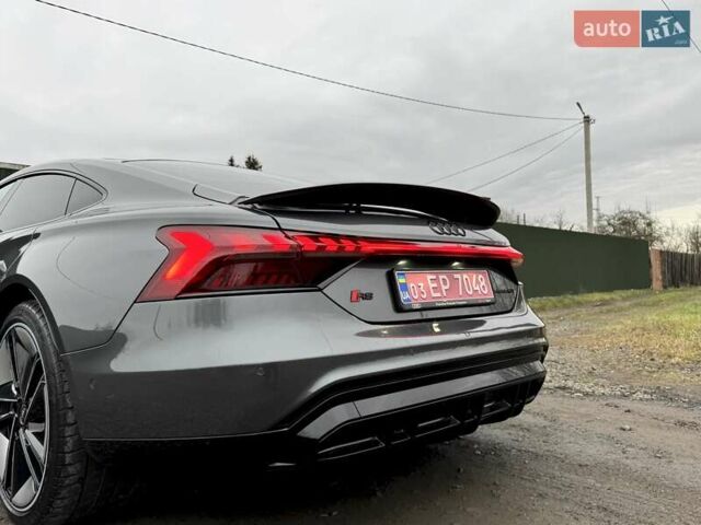 Серый Ауди RS e-tron GT, объемом двигателя 0 л и пробегом 48 тыс. км за 65500 $, фото 14 на Automoto.ua