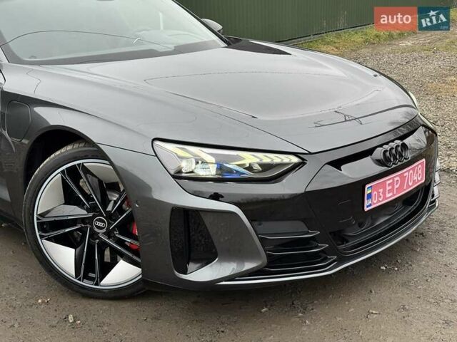 Серый Ауди RS e-tron GT, объемом двигателя 0 л и пробегом 48 тыс. км за 67700 $, фото 18 на Automoto.ua