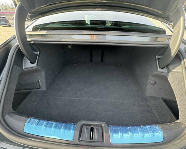 Серый Ауди RS e-tron GT, объемом двигателя 0 л и пробегом 52 тыс. км за 60000 $, фото 6 на Automoto.ua