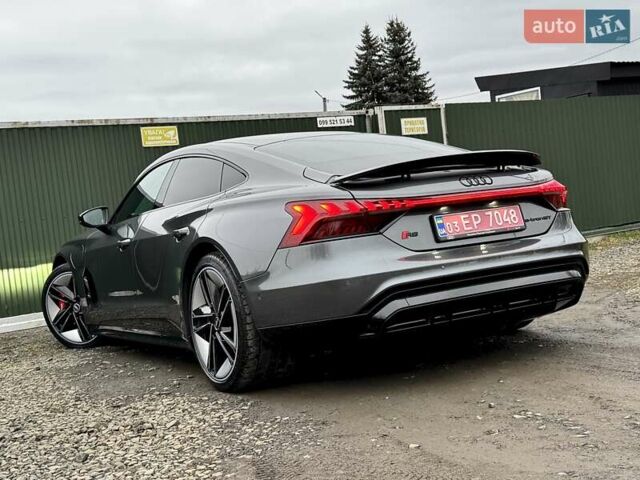 Серый Ауди RS e-tron GT, объемом двигателя 0 л и пробегом 48 тыс. км за 65500 $, фото 10 на Automoto.ua