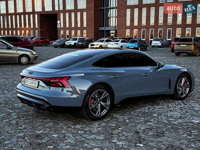 Серый Ауди RS e-tron GT, объемом двигателя 0 л и пробегом 12 тыс. км за 78000 $, фото 11 на Automoto.ua