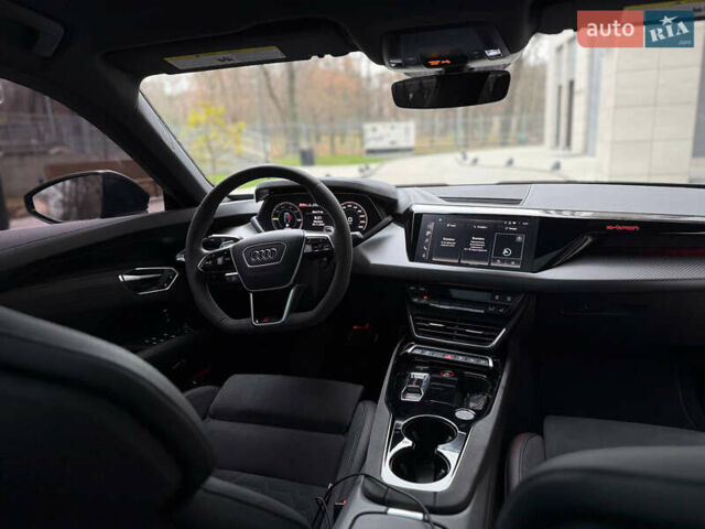 Сірий Ауді RS e-tron GT, об'ємом двигуна 0 л та пробігом 45 тис. км за 56000 $, фото 8 на Automoto.ua