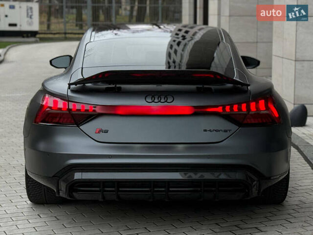 Сірий Ауді RS e-tron GT, об'ємом двигуна 0 л та пробігом 45 тис. км за 56000 $, фото 4 на Automoto.ua