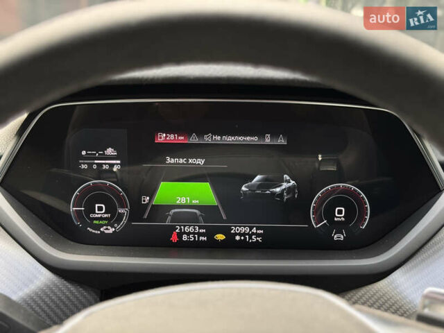 Серый Ауди RS e-tron GT, объемом двигателя 0 л и пробегом 21 тыс. км за 62000 $, фото 41 на Automoto.ua