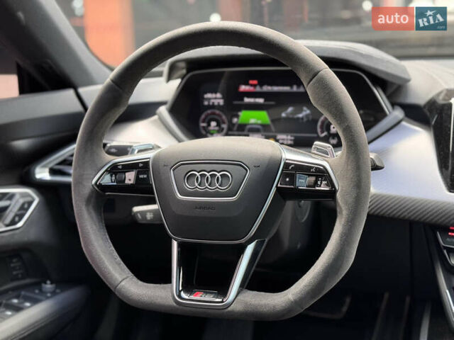 Серый Ауди RS e-tron GT, объемом двигателя 0 л и пробегом 21 тыс. км за 62000 $, фото 27 на Automoto.ua