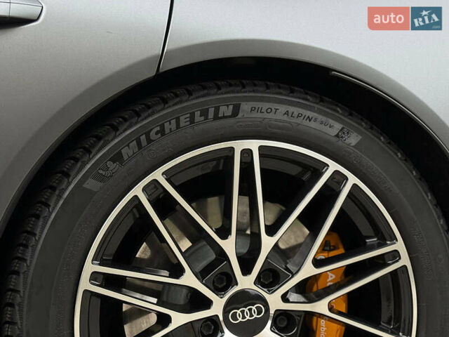Сірий Ауді RS e-tron GT, об'ємом двигуна 0 л та пробігом 45 тис. км за 56000 $, фото 14 на Automoto.ua