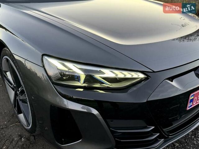 Серый Ауди RS e-tron GT, объемом двигателя 0 л и пробегом 48 тыс. км за 65500 $, фото 21 на Automoto.ua