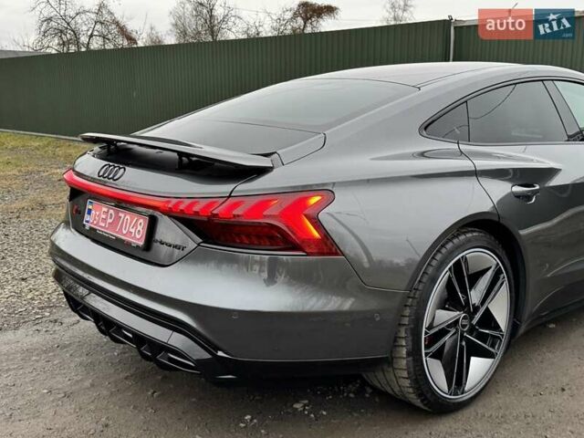 Серый Ауди RS e-tron GT, объемом двигателя 0 л и пробегом 48 тыс. км за 67700 $, фото 17 на Automoto.ua