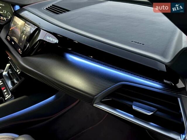 Серый Ауди RS e-tron GT, объемом двигателя 0 л и пробегом 48 тыс. км за 65500 $, фото 64 на Automoto.ua