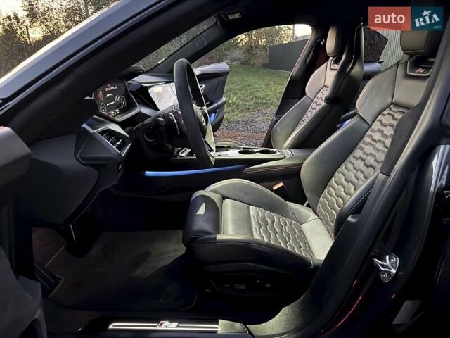 Серый Ауди RS e-tron GT, объемом двигателя 0 л и пробегом 48 тыс. км за 65500 $, фото 70 на Automoto.ua