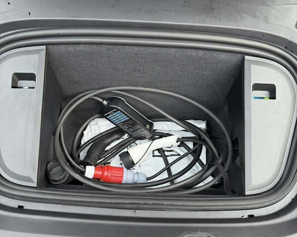 Ауді RS e-tron GT 2021 у Коломые на Automoto.ua Сірий Ауді RS e-tron GT, об'ємом двигуна 0 л та пробігом 58 тис. км за 58000 $, фото 36 на Automoto.ua