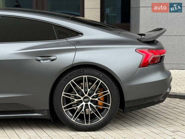 Сірий Ауді RS e-tron GT, об'ємом двигуна 0 л та пробігом 45 тис. км за 56000 $, фото 6 на Automoto.ua