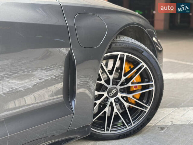 Серый Ауди RS e-tron GT, объемом двигателя 0 л и пробегом 21 тыс. км за 62000 $, фото 20 на Automoto.ua