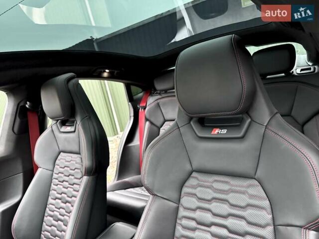 Серый Ауди RS e-tron GT, объемом двигателя 0 л и пробегом 48 тыс. км за 67700 $, фото 36 на Automoto.ua