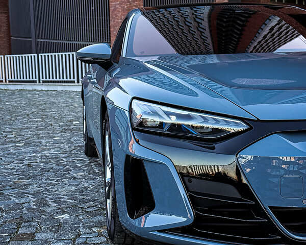 Серый Ауди RS e-tron GT, объемом двигателя 0 л и пробегом 12 тыс. км за 78000 $, фото 21 на Automoto.ua
