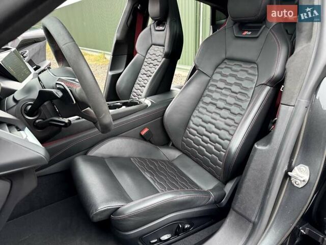 Серый Ауди RS e-tron GT, объемом двигателя 0 л и пробегом 48 тыс. км за 67700 $, фото 34 на Automoto.ua