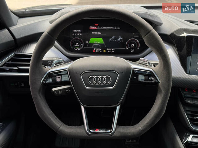 Серый Ауди RS e-tron GT, объемом двигателя 0 л и пробегом 21 тыс. км за 62000 $, фото 26 на Automoto.ua