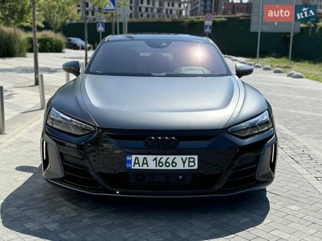 Серый Ауди RS e-tron GT, объемом двигателя 0 л и пробегом 51 тыс. км за 71000 $, фото 9 на Automoto.ua